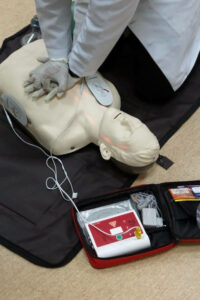 ACLS classes near me - chest compressions on a simulation dummy