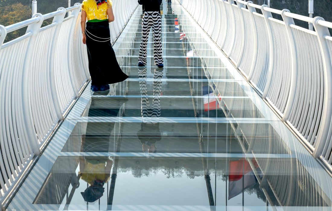 Top 5 Design Tips for Installing a Unique Glass Floor Deck